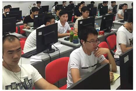 不奋斗、不吃苦,你要青春干什么?